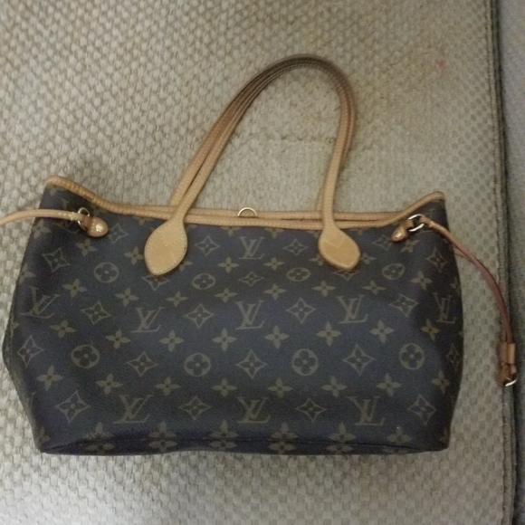 Authentic Louis Vuitton handbags - Picture 2 of 2